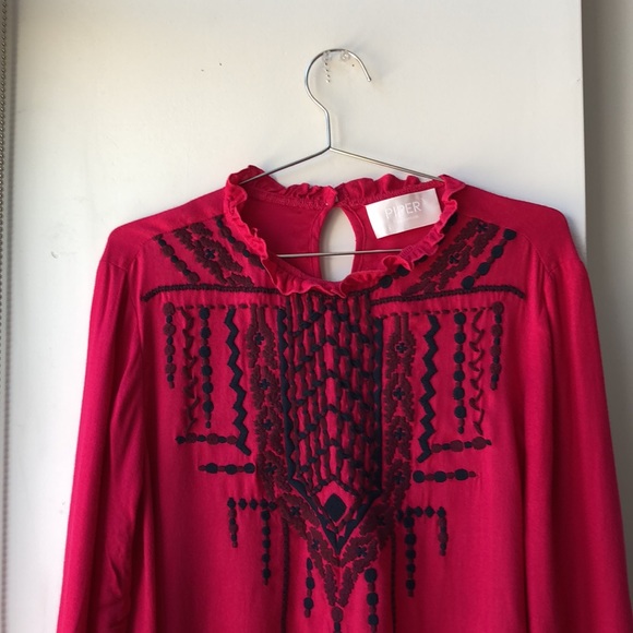 PIPER By Townsen Embroidered Ruffle Top! - Picture 2 of 13